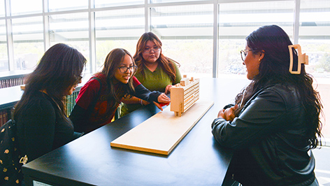 Art Student Collective tours UNM Albuquerque campus