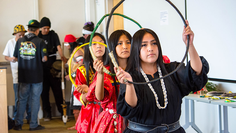 UNM-Gallup showcases Indigenous culture at library directors retreat